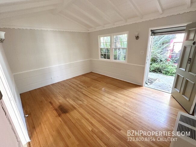 Foto del edificio - Serene WeHo Oasis - Your Perfect 1-Bedroom...