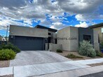 Foto principal - Four Bedroom Home in the Gated Sam Hughes ...