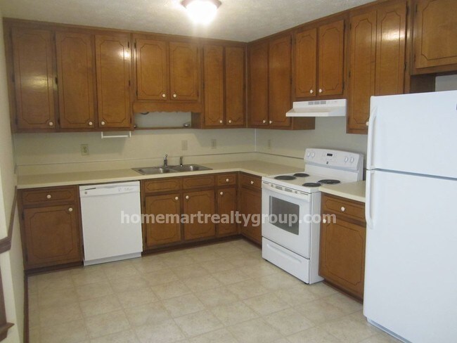 Building Photo - 870 Thousand Oaks Dr