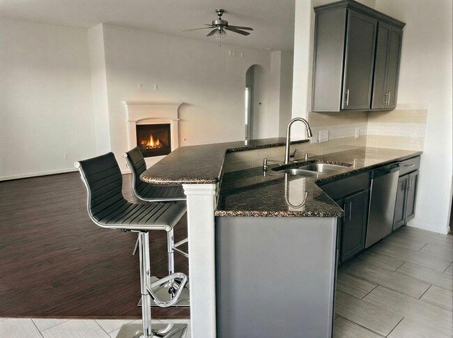 Foto del edificio - 129 Autumn Forest Ln