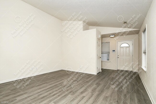 Foto del edificio - 3 br, 2 bath House - 5418 Dollar Run Ln