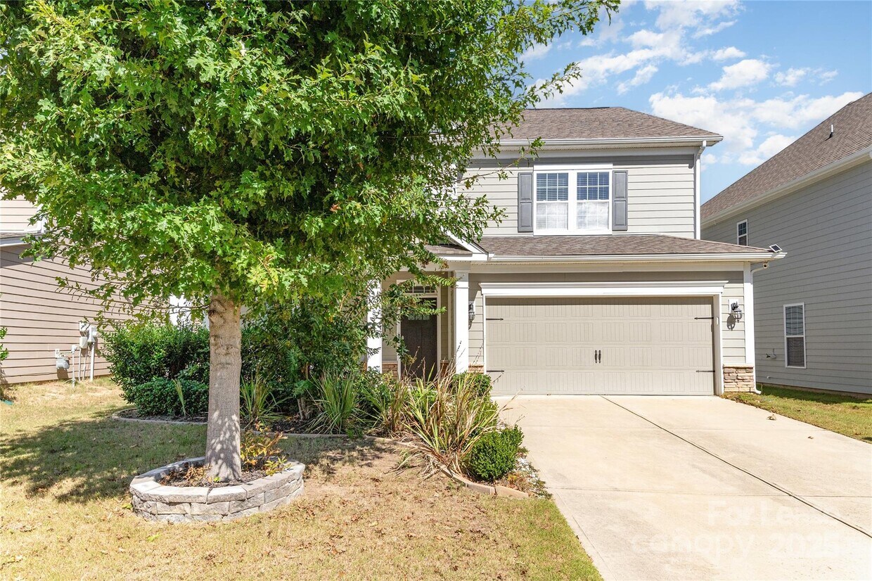 Foto principal - 2383 Palmdale Walk Dr
