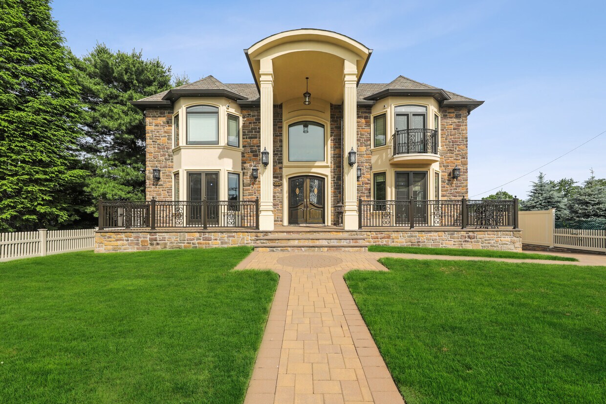 315 Stuyvesant Ave, Lyndhurst, NJ 07071 House Rental in Lyndhurst, NJ