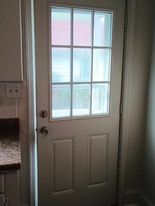 Building Photo - 327 Caulder Ave