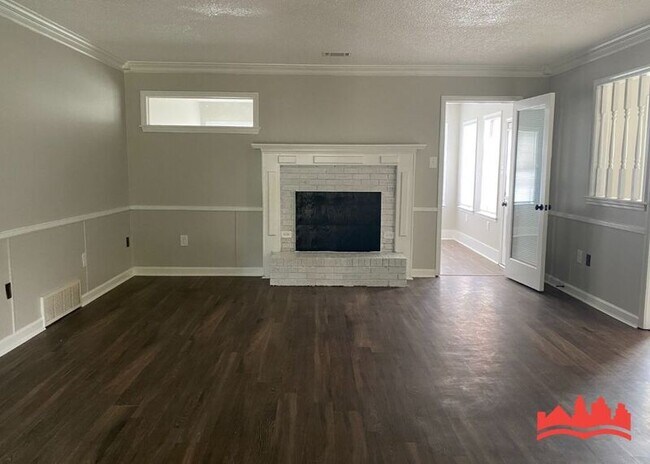 Foto del edificio - 7211 Grove Park Rd