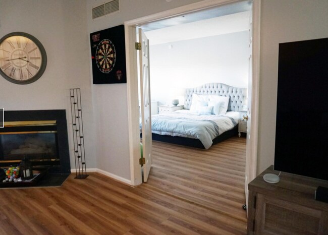 master room - 6026 Main St