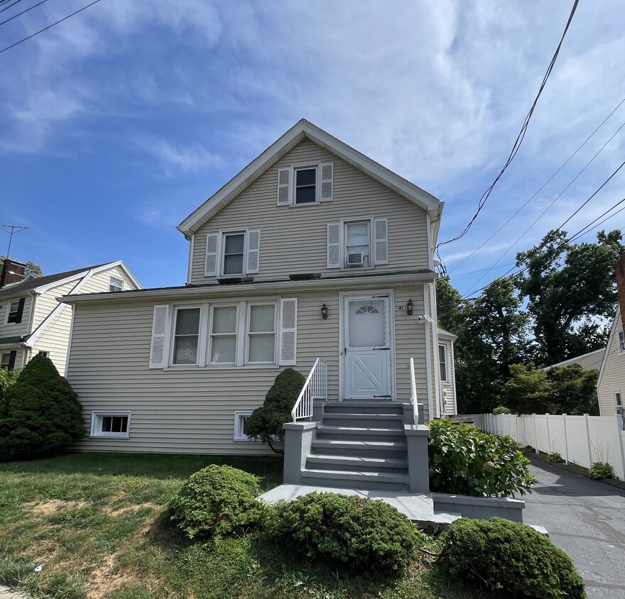 Photo - 41 Orange St (Stamford, CT)