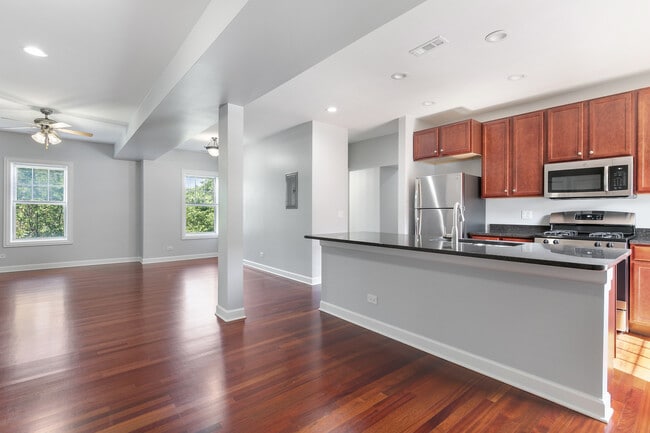 Foto del edificio - 7363 N Ashland Blvd
