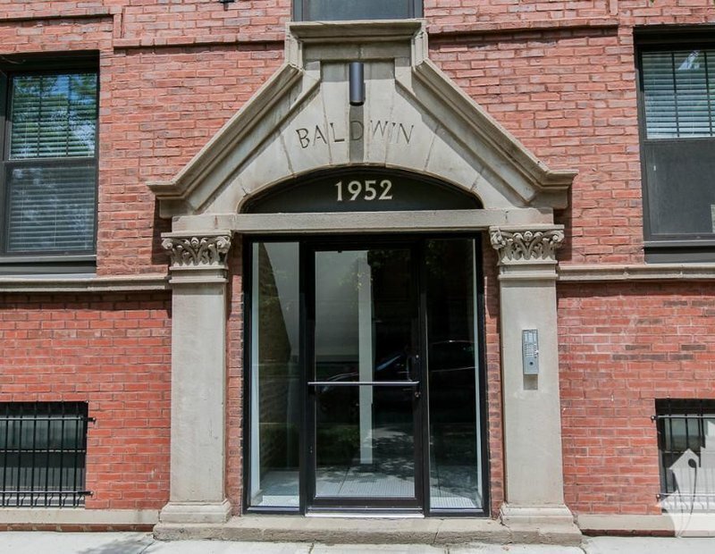 Foto principal - 1952 W Nelson St