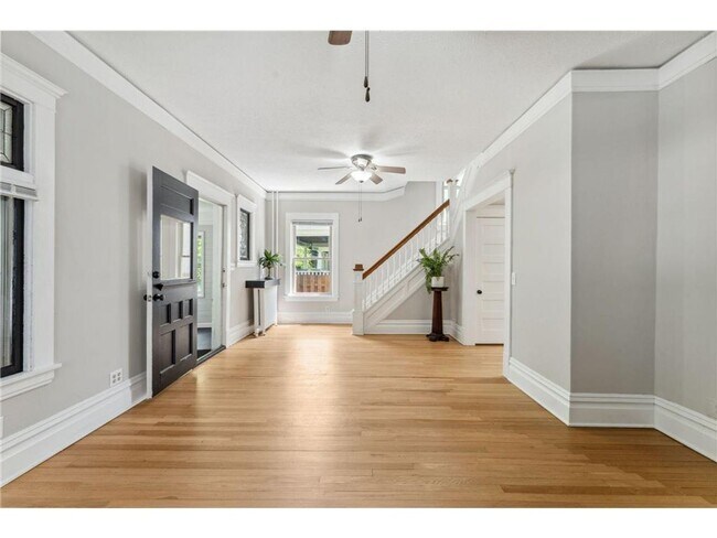 Foto del edificio - Beautiful 5 Bedroom 3 Bathroom House in MacGroveland