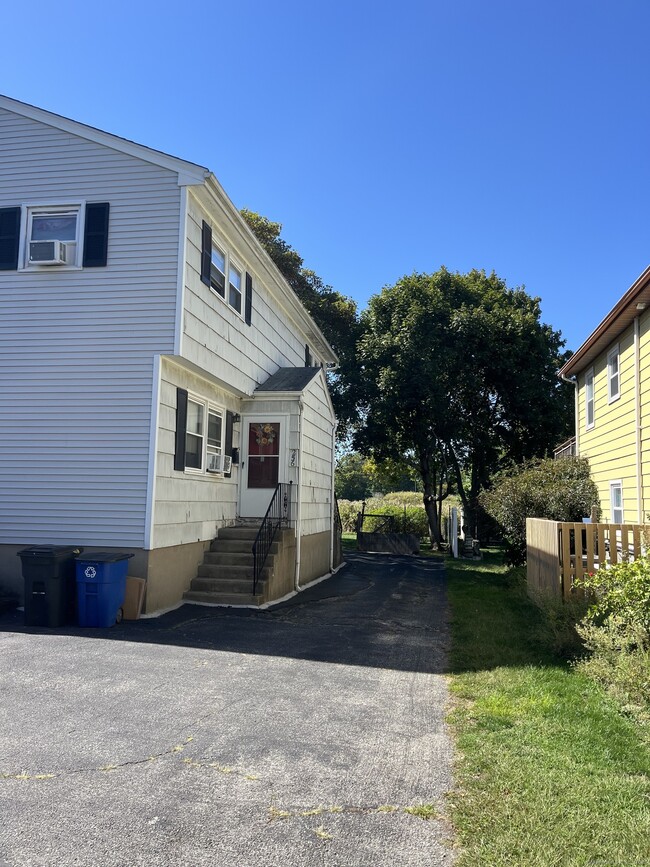 Building Photo - 258 Ruane St