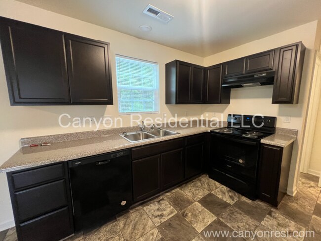 Foto del edificio - 505 Kelly Rd