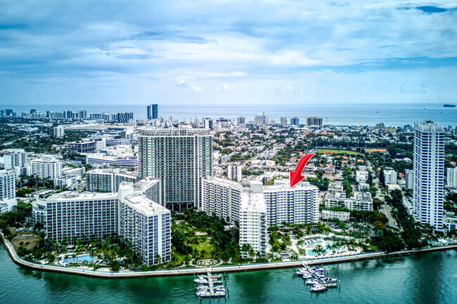 Building Photo - 1500 Bay Rd