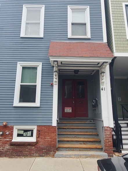 Primary Photo - 41 Washburn St