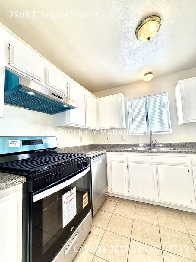 Foto del edificio - 2908 E South St