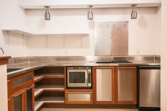 Foto del edificio - 1204 Harmon Pl