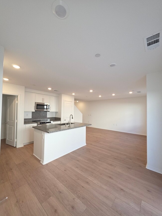 Photo - 19219 Beech Grv St Townhome