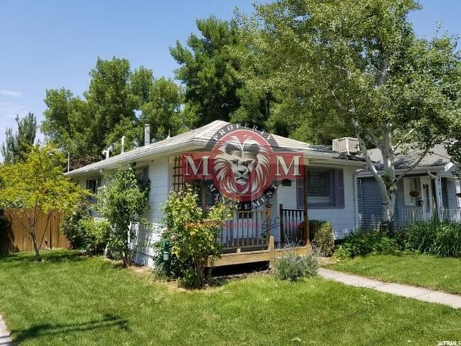 Building Photo - 3 Bd  1 Bath Home in Salt Lake City