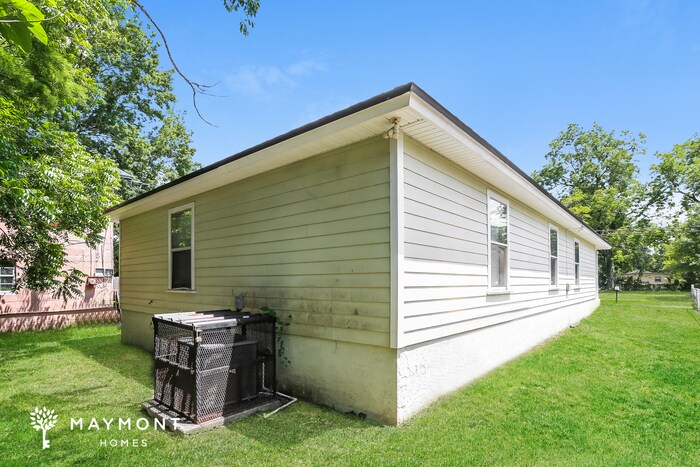 Building Photo - 3 Bedroom Jacksonville Home