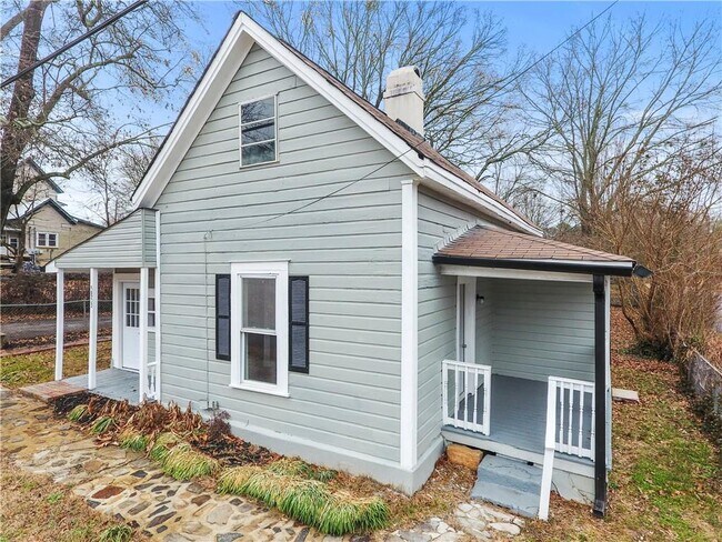 Foto del edificio - 5853 Maiden Ln