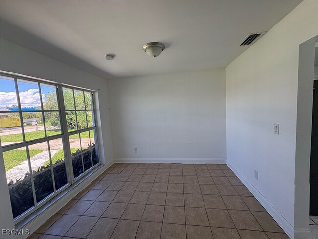 Building Photo - 436 Bayshore Dr