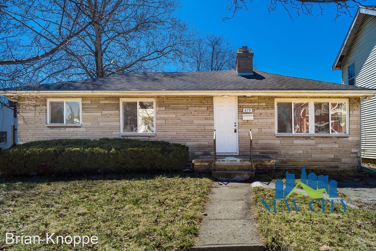 Primary Photo - 2 br, 1.5 bath House - 879 E 4th Avenue