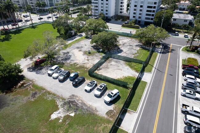Building Photo - THE Well Bay Harbor Islands