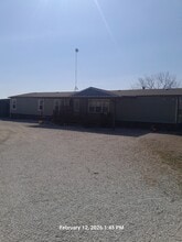 Building Photo - 404 W Old Axtell Rd