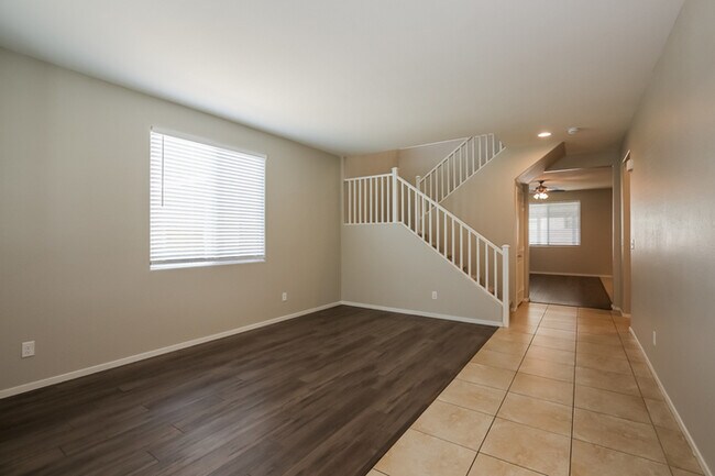 Building Photo - 5725 Country Lake Ln