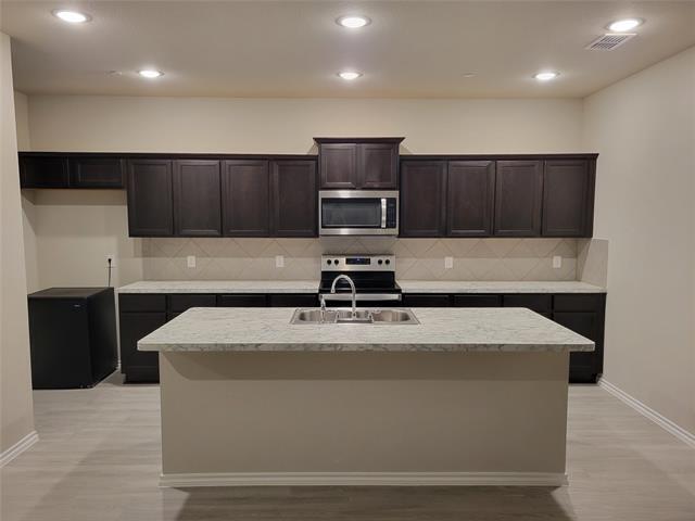 Building Photo - 2909 Bluets Dr