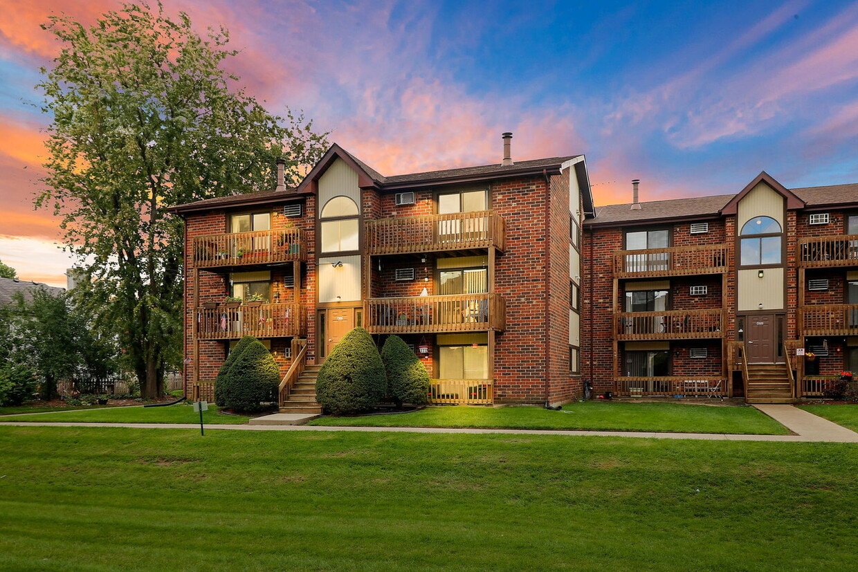 Primary Photo - 417 Berkshire Dr