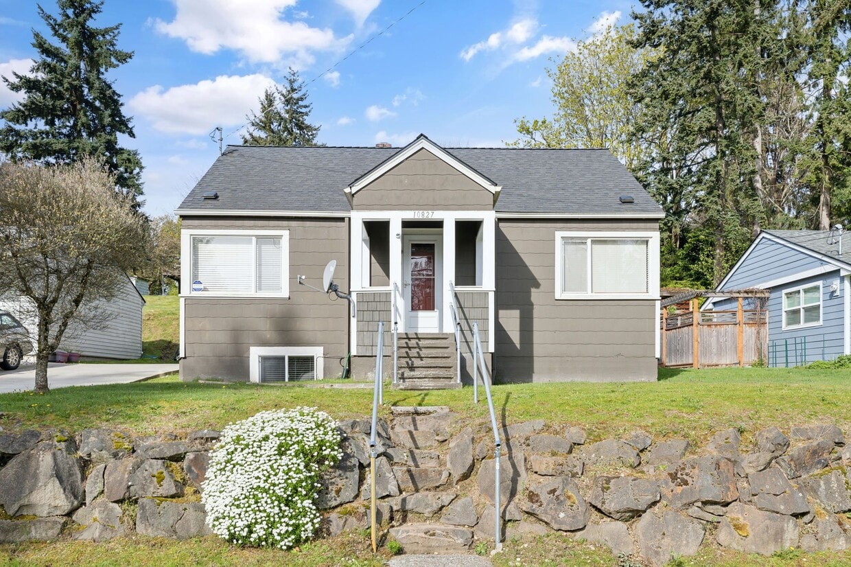 Primary Photo - 10827 10th Ave SW