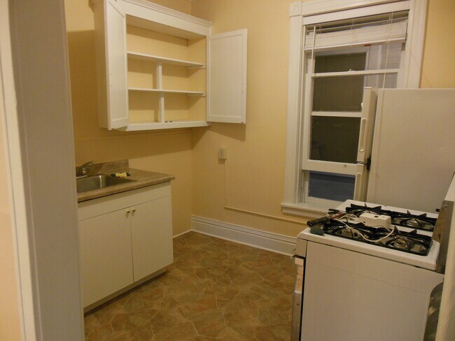 Foto del edificio - 2926 Atwood Ave