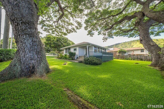Foto del edificio - Available Now – Charming 4-Bedroom Plantation-Style Home in Manoa!