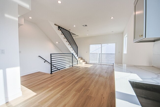 Foto del edificio - 11443 Hatteras St
