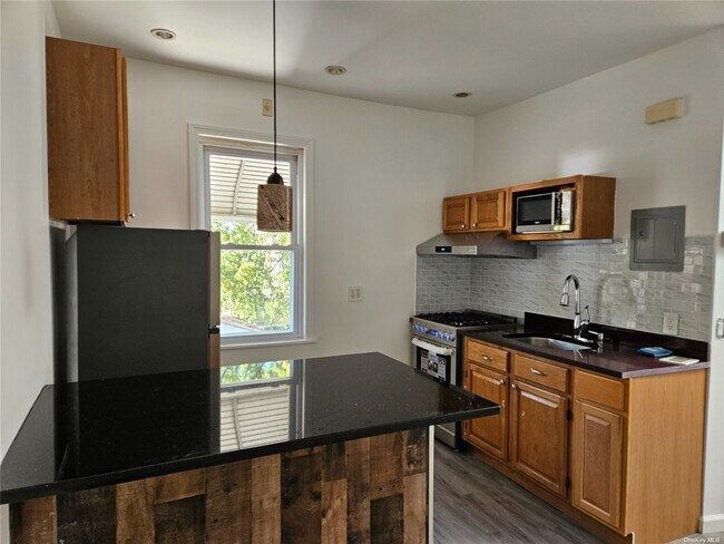 Foto del edificio - 90-38 80th St