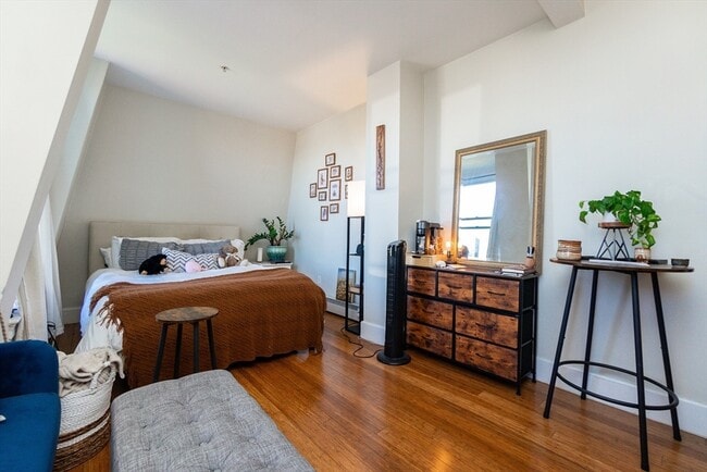 Foto del edificio - 483 Beacon St