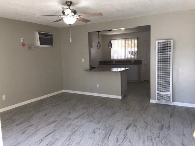 Foto del edificio - 3828 E Grand Ave