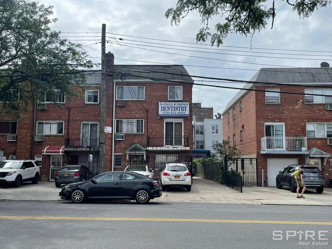 2120 Broadway Unit MEDICAL, Queens, NY 11106 Room for Rent in Queens