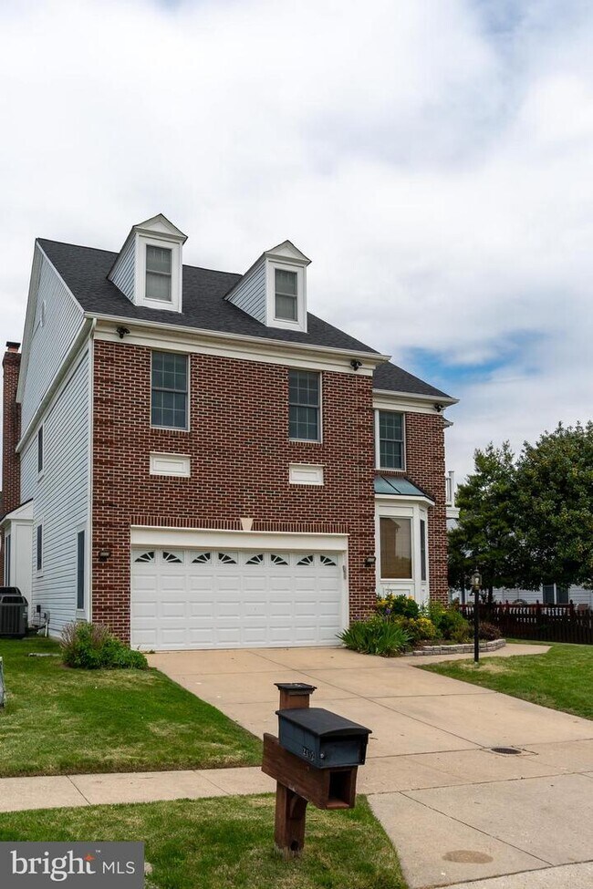 Building Photo - 2102 Brink Ct