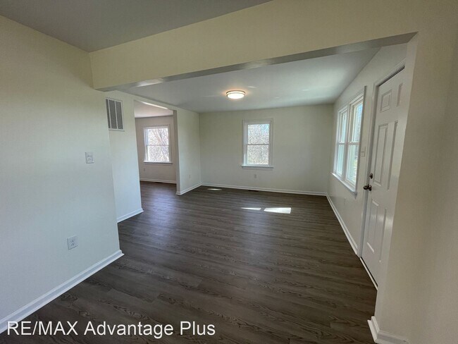 Foto del edificio - 3 br, 1 bath House - 5590 Back Hampden Syd...