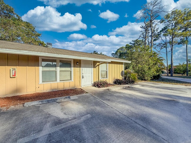 Foto del edificio - 2028 Major Dr