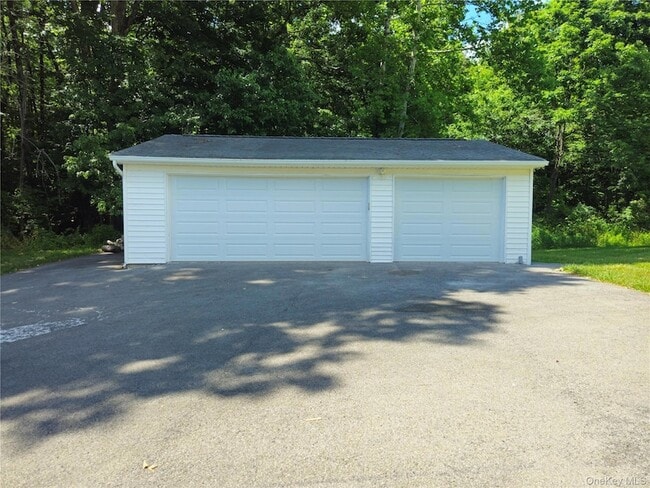 Building Photo - 748 Greenville Turnpike
