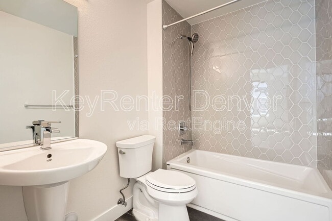 Building Photo - 3044 N Wilson Ct