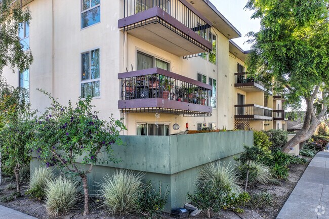 Detalle del edificio - 555 Jean St