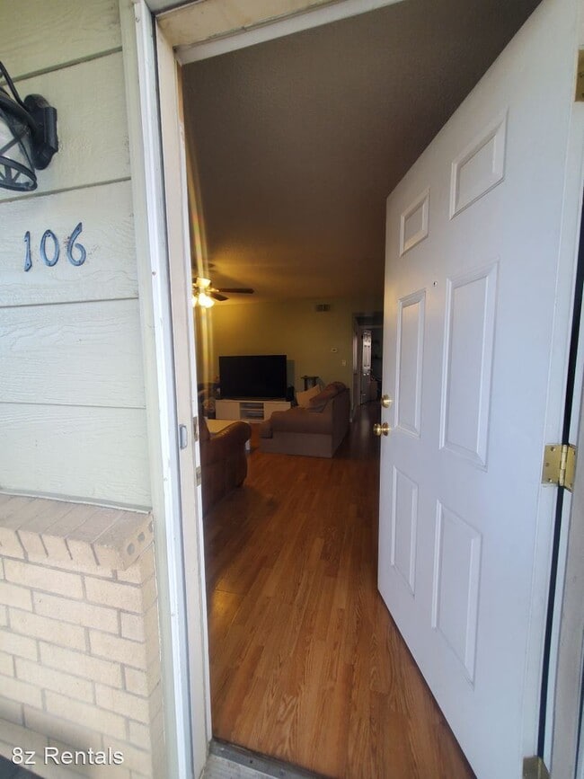 Building Photo - 2 br, 1 bath House - 2003 Terry St #106
