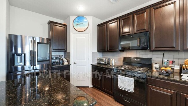 Foto del edificio - 6370 Tarrant Hl