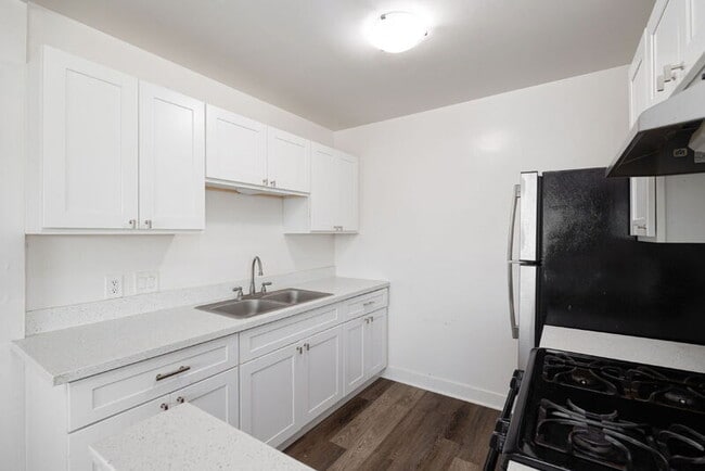 Building Photo - 4284 Schoolridge Ln