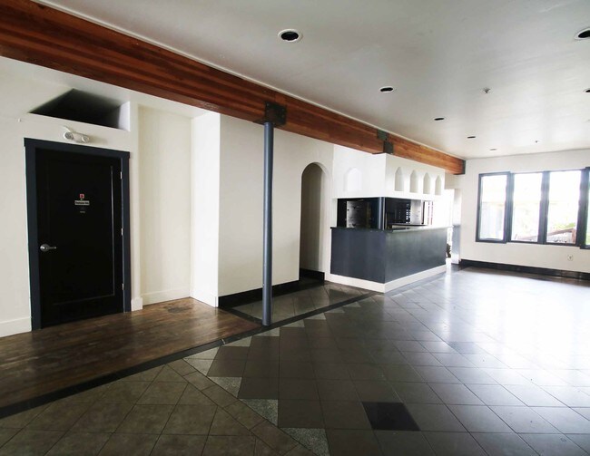 Interior Photo - 1259-1261 Folsom St