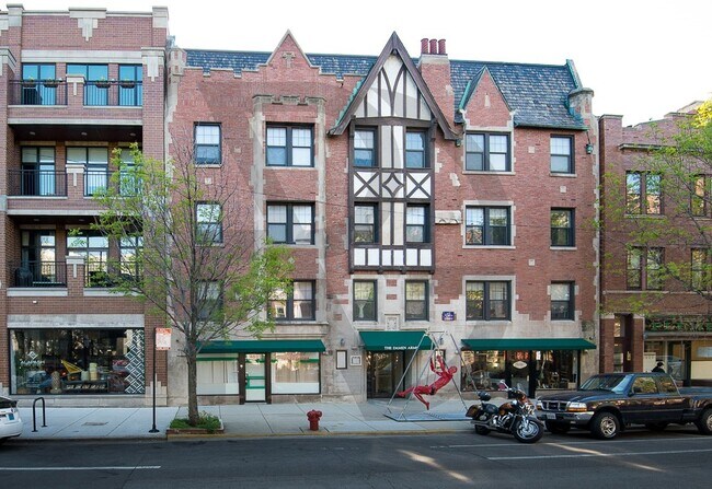 Foto del edificio - 4831 N Damen Ave